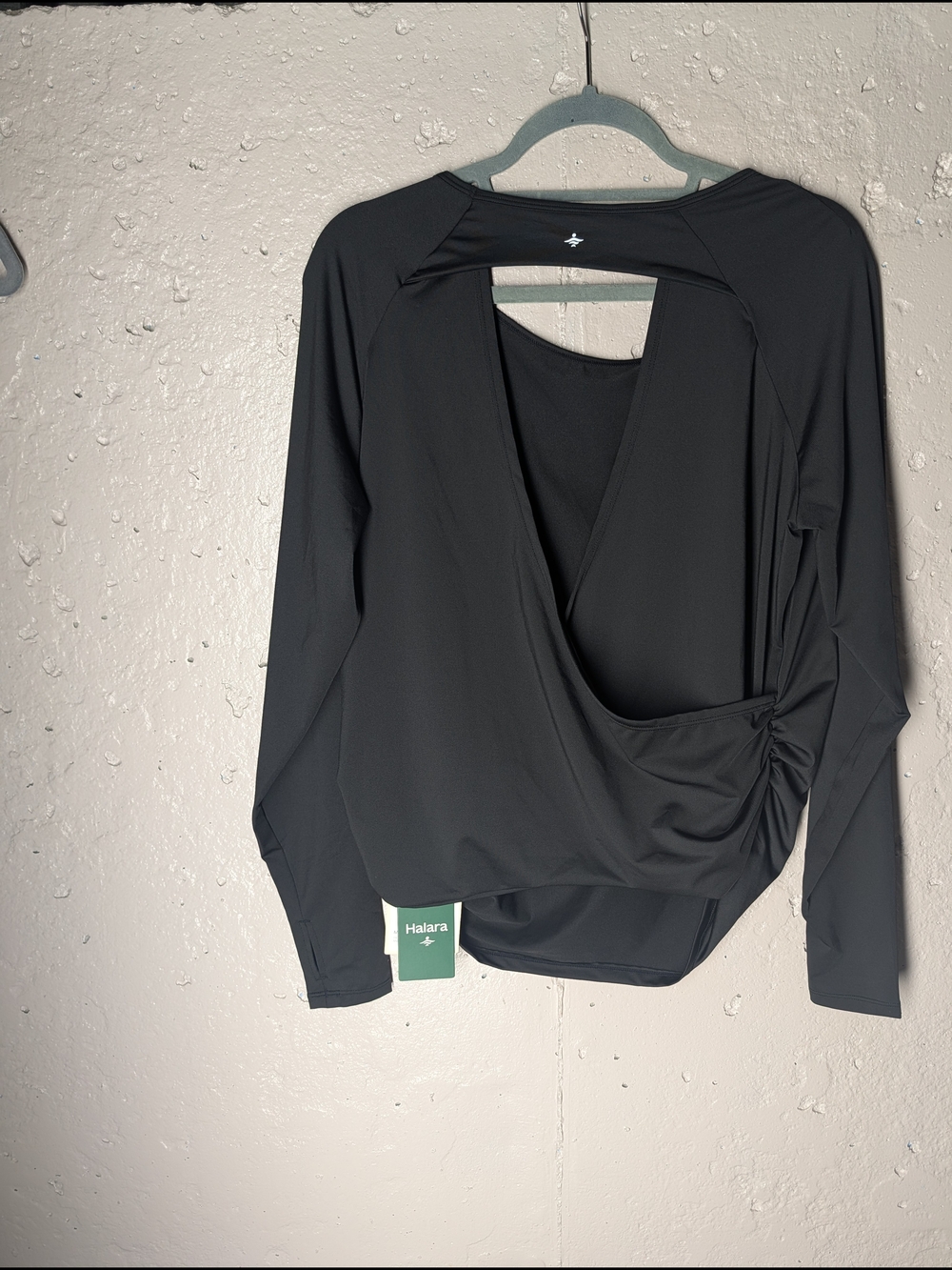 NWT Halara Open Back Ruched Long Sleeve Active Top Black Size L - Picture 4 of 6